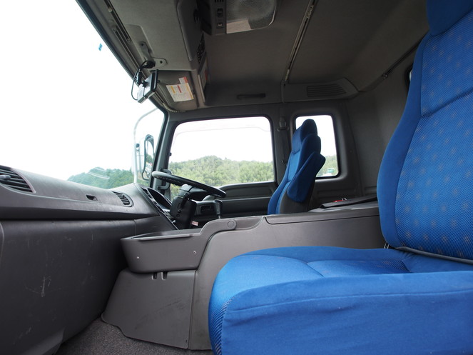 いすゞ ギガ ウイング車 大型 LKG-CYJ77A 年式 H23[写真29]