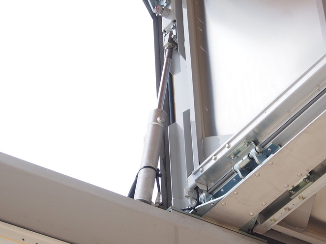 いすゞ ギガ ウイング車 大型 LKG-CYJ77A 年式 H23[写真17]