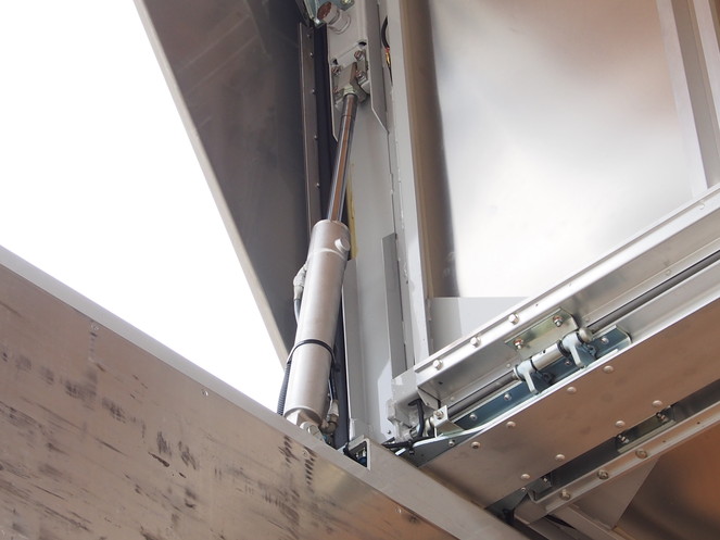 いすゞ ギガ ウイング車 大型 LKG-CYJ77A 年式 H23[写真19]