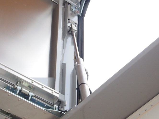 いすゞ ギガ ウイング車 大型 LKG-CYJ77A 年式 H23[写真20]