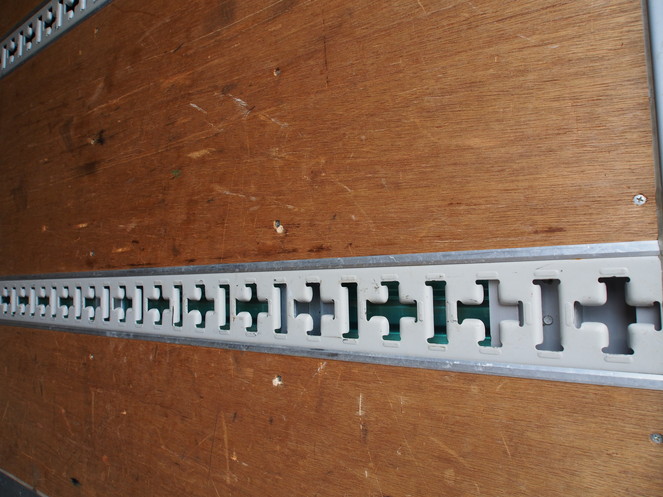 いすゞ エルフ バン車 小型 SKG-NMR85AN 年式 H23[写真17]