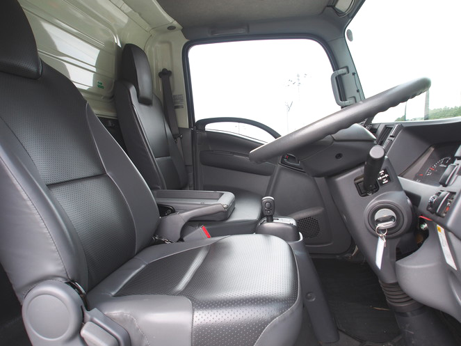 いすゞ エルフ バン車 小型 SKG-NMR85AN 年式 H23[写真18]