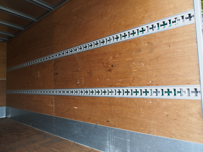 いすゞ エルフ バン車 小型 SKG-NMR85AN 年式 H23[写真16]