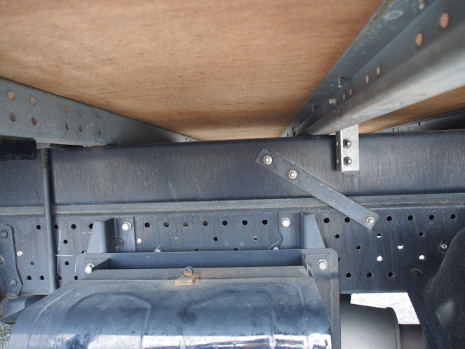 いすゞ エルフ バン車 小型 SKG-NMR85AN 年式 H23[写真30]