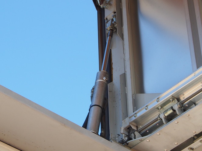 UDトラックス クオン ウイング車 大型 PKG-CG4ZA 年式 H21[写真13]