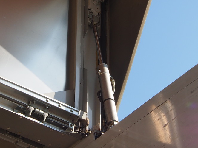 UDトラックス クオン ウイング車 大型 PKG-CG4ZA 年式 H21[写真14]