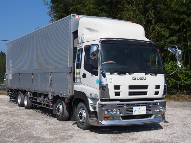 いすゞ ギガ ウイング車 大型 PKG-CYJ77W8 年式 H22[写真01]