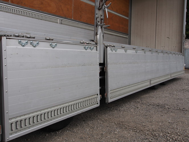 いすゞ ギガ ウイング車 大型 PKG-CYJ77W8 年式 H22[写真16]