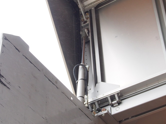 いすゞ ギガ ウイング車 大型 PKG-CYJ77W8 年式 H22[写真20]