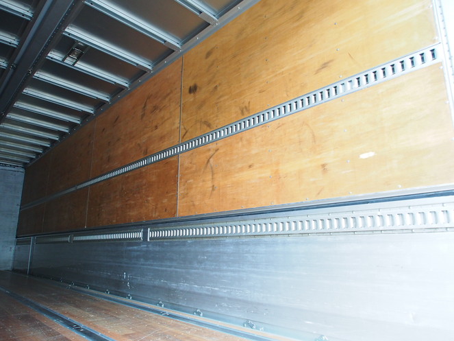 いすゞ ギガ ウイング車 大型 PKG-CYJ77W8 年式 H22[写真24]