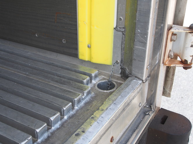 三菱ふそう ファイター 冷凍バン 中型 PDG-FK61F 年式 H21[写真17]