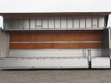 いすゞ ギガ ウイング車 大型 PKG-CYJ77W8 年式 H22 [写真13]