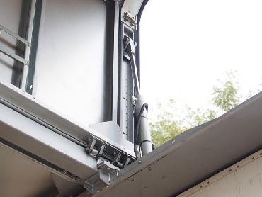 いすゞ ギガ ウイング車 大型 PKG-CYJ77W8 年式 H22 [写真21]