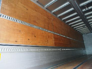 いすゞ ギガ ウイング車 大型 PKG-CYJ77W8 年式 H22 [写真23]