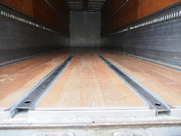 いすゞ ギガ ウイング車 大型 PKG-CYJ77W8 年式 H22 [写真25]