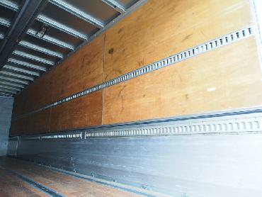 いすゞ ギガ ウイング車 大型 PKG-CYJ77W8 年式 H22 [写真24]