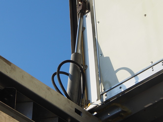 三菱ふそう スーパーグレート 冷凍ウイング 大型 KL-FS54JY 年式 H18[写真15]