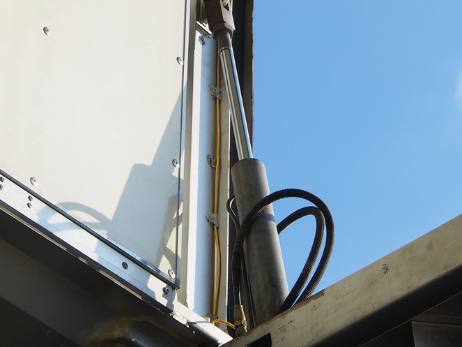 三菱ふそう スーパーグレート 冷凍ウイング 大型 KL-FS54JY 年式 H18[写真14]