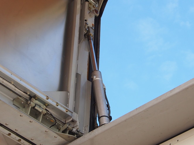 三菱ふそう スーパーグレート ウイング車 大型 KL-FU54JTZ 年式 H15[写真17]