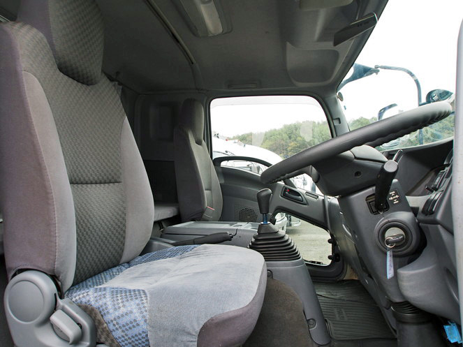 いすゞ フォワード 平ボディ 中型 PKG-FRR90S2 年式 H20[写真08]