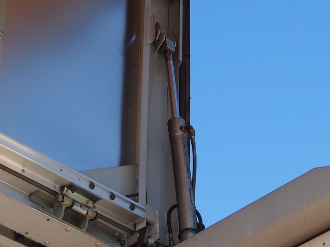 いすゞ フォワード ウイング車 中型 PA-FRD34L4 年式 H19[写真18]