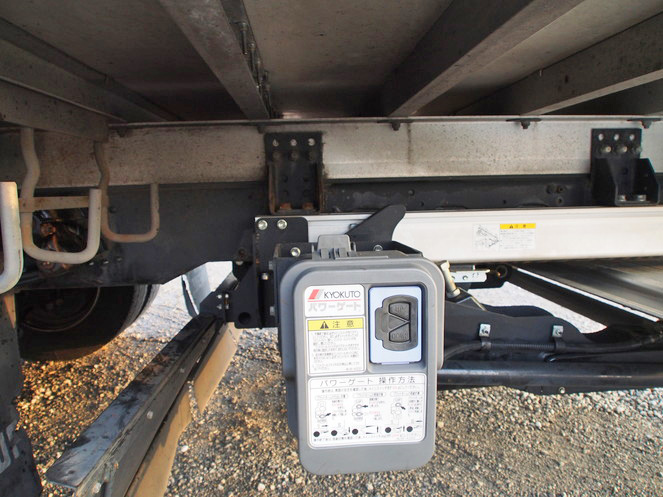 三菱ふそう ファイター 冷凍バン 中型 PDG-FK61F 年式 H22[写真27]