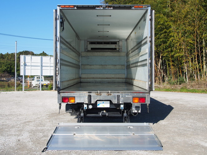 三菱ふそう ファイター 冷凍バン 中型 PDG-FK61F 年式 H22[写真09]