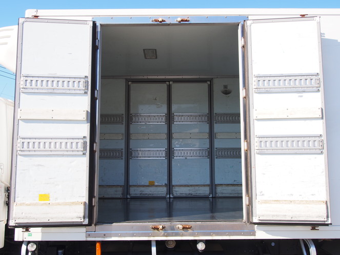 三菱ふそう ファイター 冷凍バン 中型 PDG-FK61F 年式 H22[写真10]