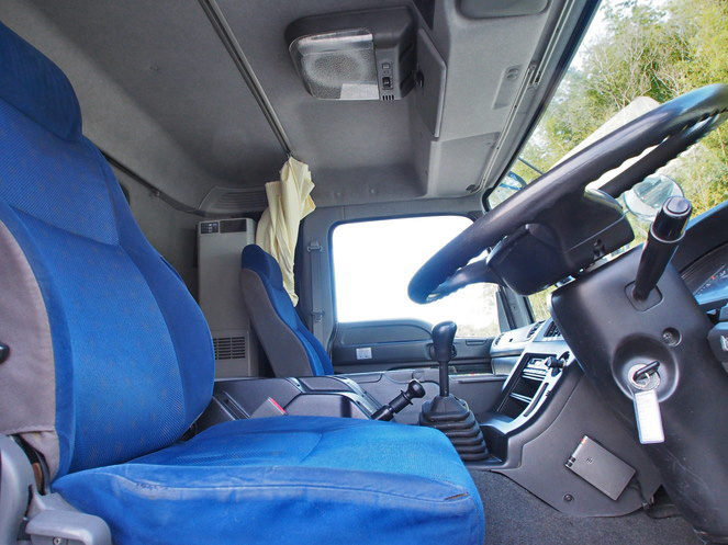 いすゞ ギガ 平ボディ 大型 PDG-CYL77V8 年式 H19[写真21]