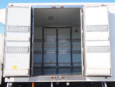 三菱ふそう ファイター 冷凍バン 中型 PDG-FK61F 年式 H22 [写真10]