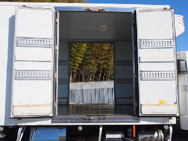 三菱ふそう ファイター 冷凍バン 中型 PDG-FK61F 年式 H22 [写真11]