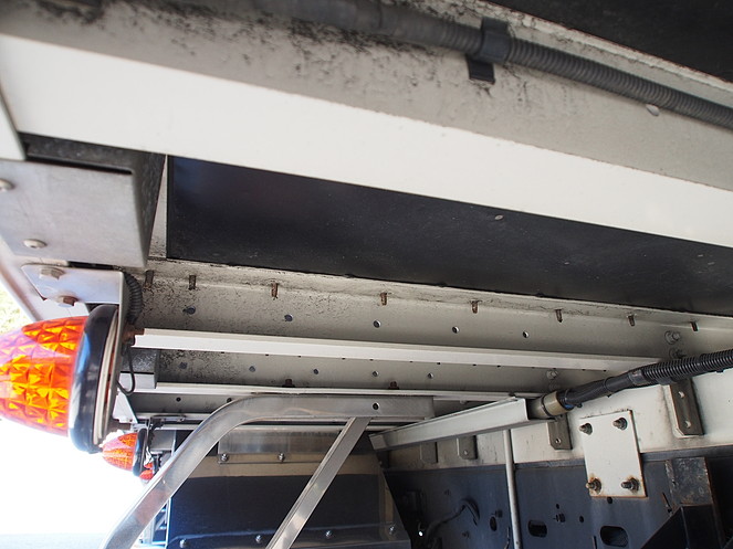 いすゞ フォワード ウイング車 中型 PDG-FRR34T2 年式 H22[写真20]