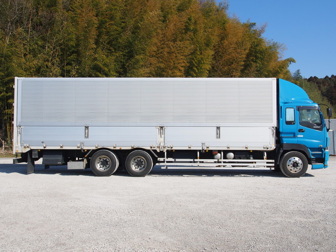 いすゞ ギガ ウイング車 大型 PDG-CYL77V8 年式 H22[写真08]