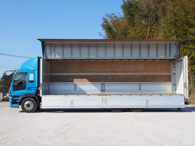 いすゞ ギガ ウイング車 大型 PDG-CYL77V8 年式 H22[写真11]