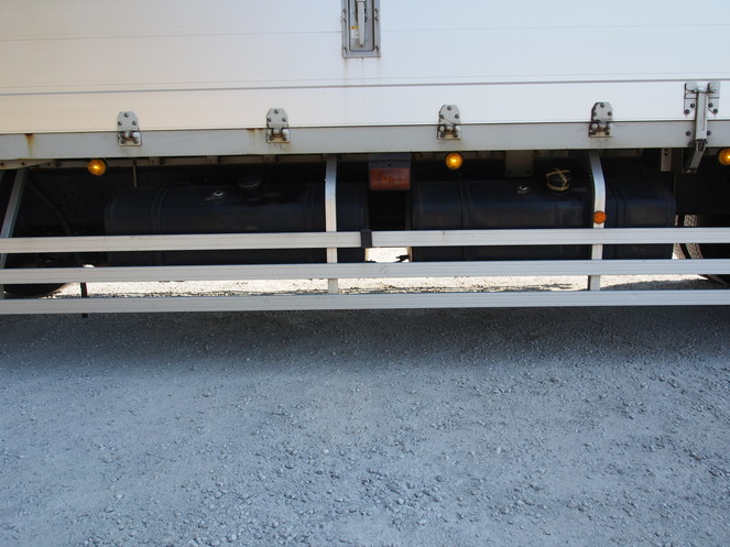 いすゞ ギガ ウイング車 大型 PDG-CYL77V8 年式 H22[写真28]