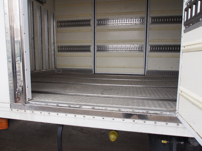 いすゞ フォワード 冷凍バン 中型 SKG-FRR90S2 年式 H23[写真15]