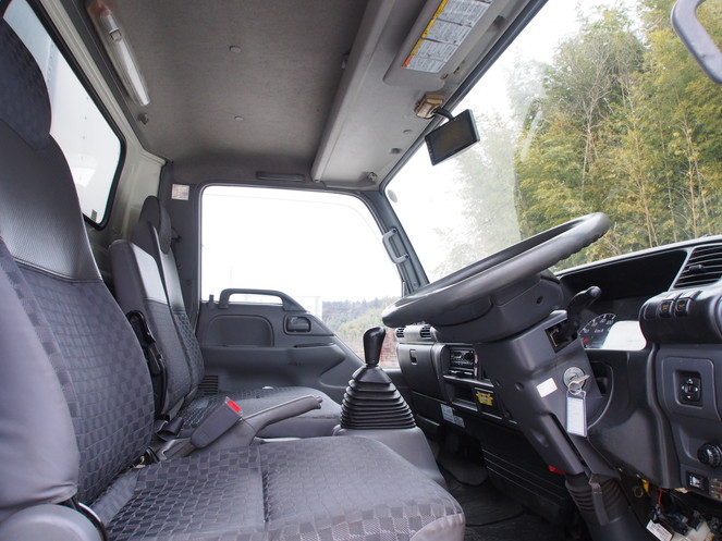 いすゞ エルフ バン車 小型 PA-NPR81N 年式 H17[写真22]