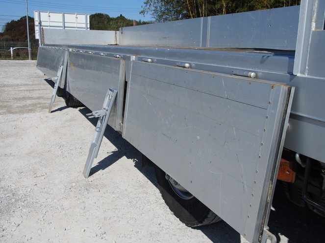 UDトラックス クオン 平ボディ 大型 LKG-CG5ZA 年式 H23[写真11]