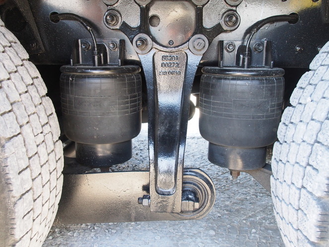 UDトラックス クオン 平ボディ 大型 LKG-CG5ZA 年式 H23[写真24]