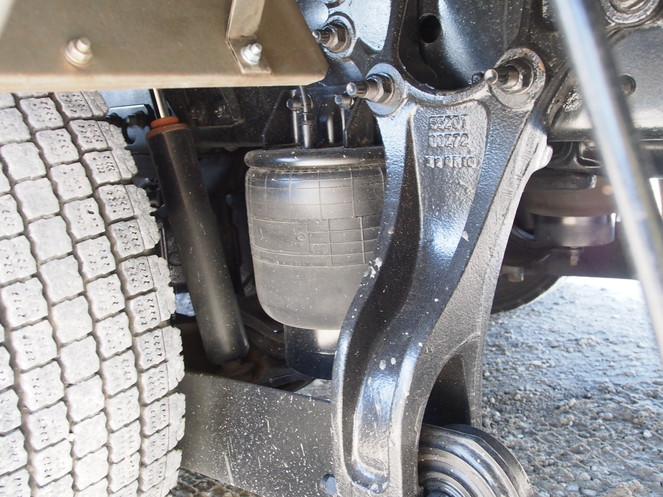 UDトラックス クオン 平ボディ 大型 LKG-CG5ZA 年式 H23[写真25]