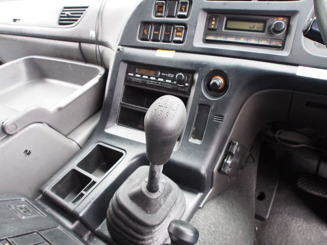 いすゞ ギガ ウイング車 大型 PDG-CYL77V8 年式 H20[写真30]