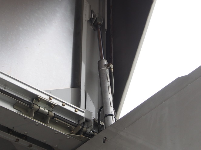 いすゞ フォワード ウイング車 中増t KL-FSD33L4S 年式 H16[写真23]