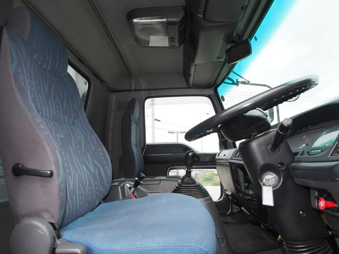 いすゞ フォワード ウイング車 中増t KL-FSD33L4S 年式 H16[写真24]