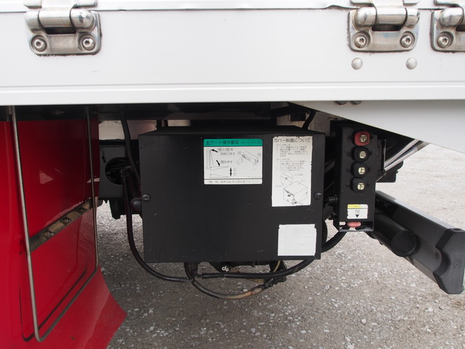 いすゞ フォワード ウイング車 中増t KL-FSD33L4S 年式 H16[写真33]