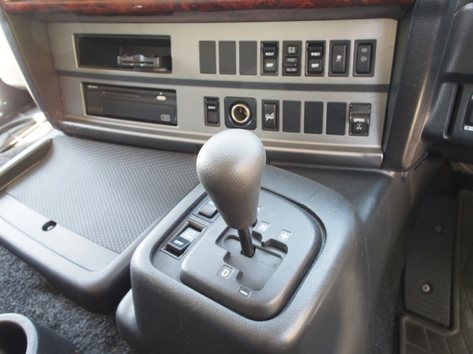 日野 グランドプロフィア ウイング車 大型 LKG-FW1EXBG 年式 H23[写真24]