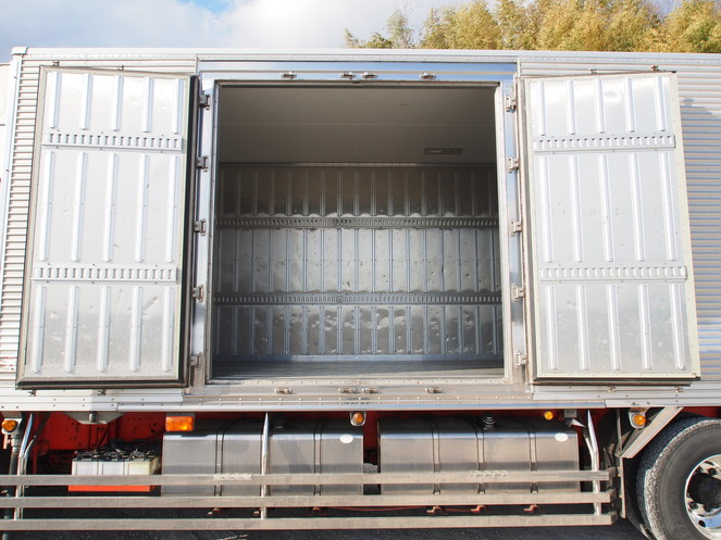 いすゞ ギガ 冷凍バン 大型 KL-CYL51V3 年式 H13[写真03]