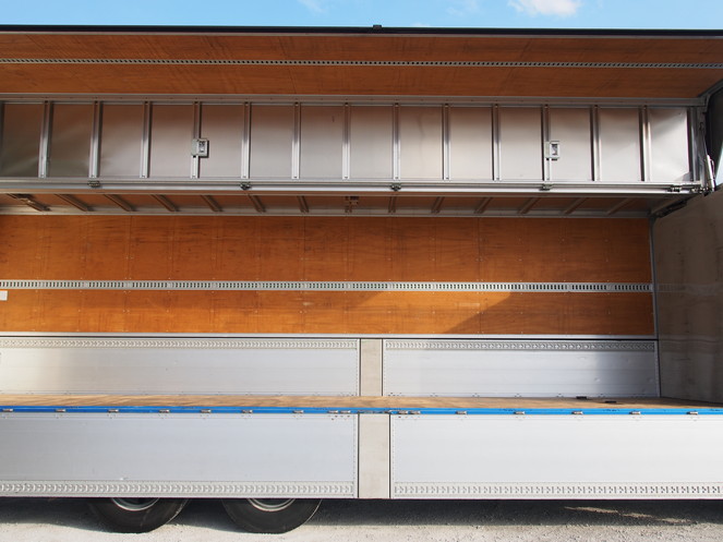 いすゞ ギガ ウイング車 大型 PDG-CYL77V8 年式 H20[写真13]