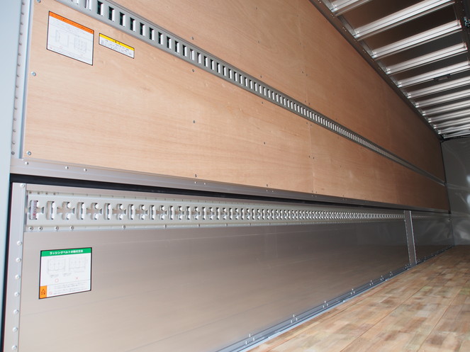 三菱ふそう スーパーグレート ウイング車 大型 QPG-FS64VZ 年式 H28[写真19]