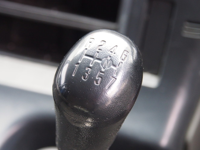 いすゞ ギガ ウイング車 大型 PDG-CYL77V8 年式 H22[写真23]