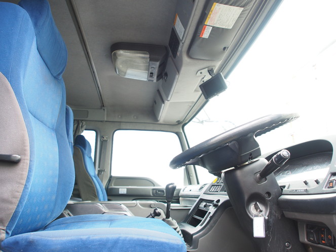 いすゞ ギガ ウイング車 大型 PDG-CYL77V8 年式 H22[写真22]